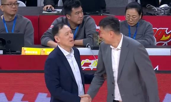 世界杯直播-有惊无险！广东轻取鱼腩，胡明轩末节独砍11分，杜锋给老帅上一课