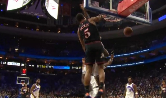 世界杯高清回放-生猛！格莱姆斯弧顶小拜佛过人腾空暴起 凶残单臂隔扣希布韦